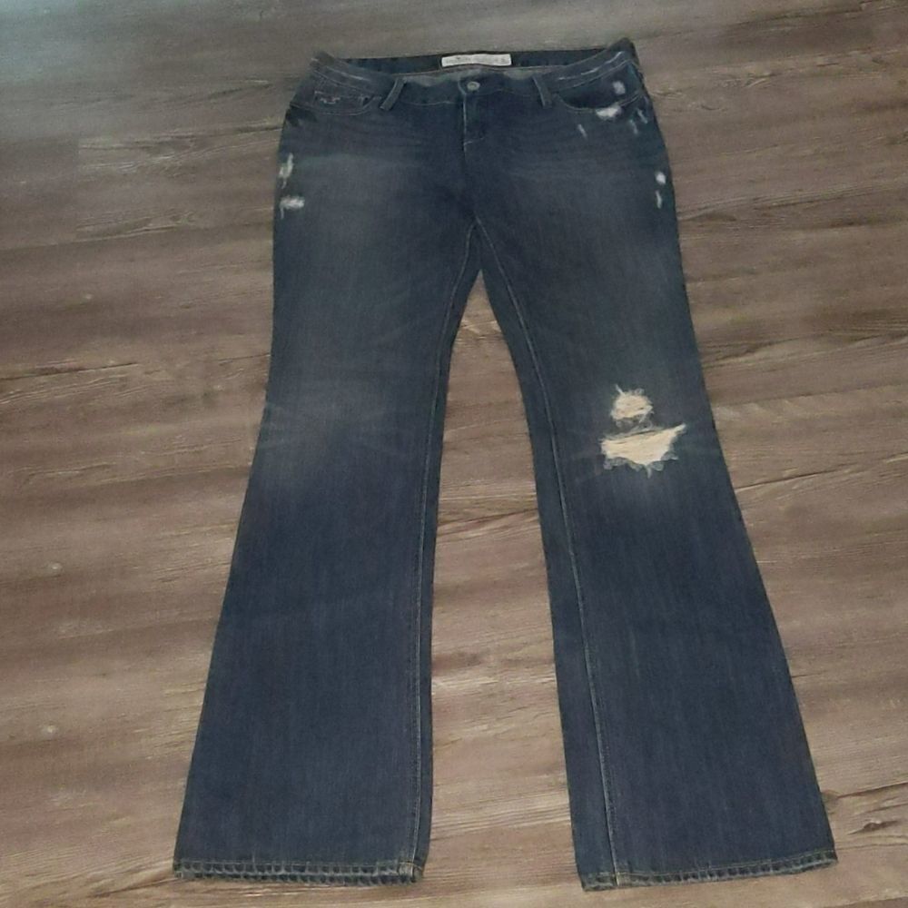 Hollister distressed jeans Sz 5L NWOT